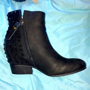 Brand new never worn Kenneth Cole gentle souls